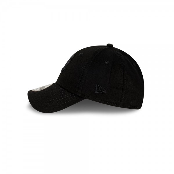 Roosters Black on Black 9FORTY OSFM